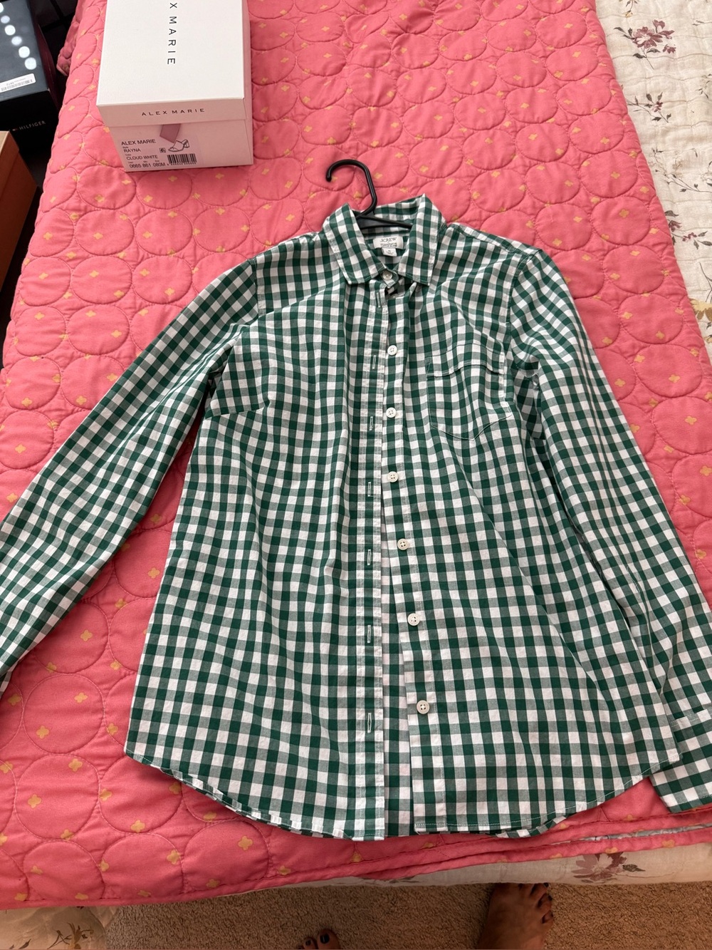 Women’s Green & White Gingham Button-Up Shirt